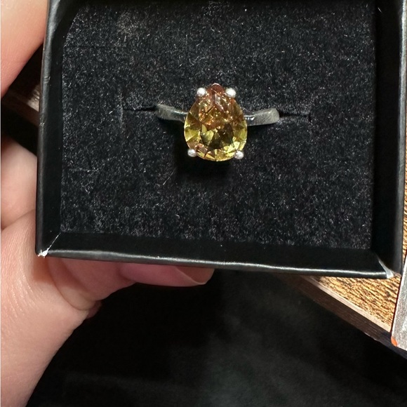 Sterling Silver Zultanite Ring size 8 stamped 925 - Picture 3 of 3